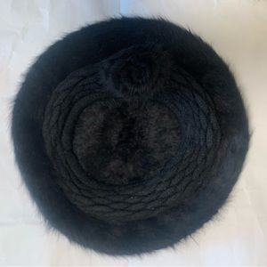 Women’s Black Beret with Side Circle Knot and Braided Trim